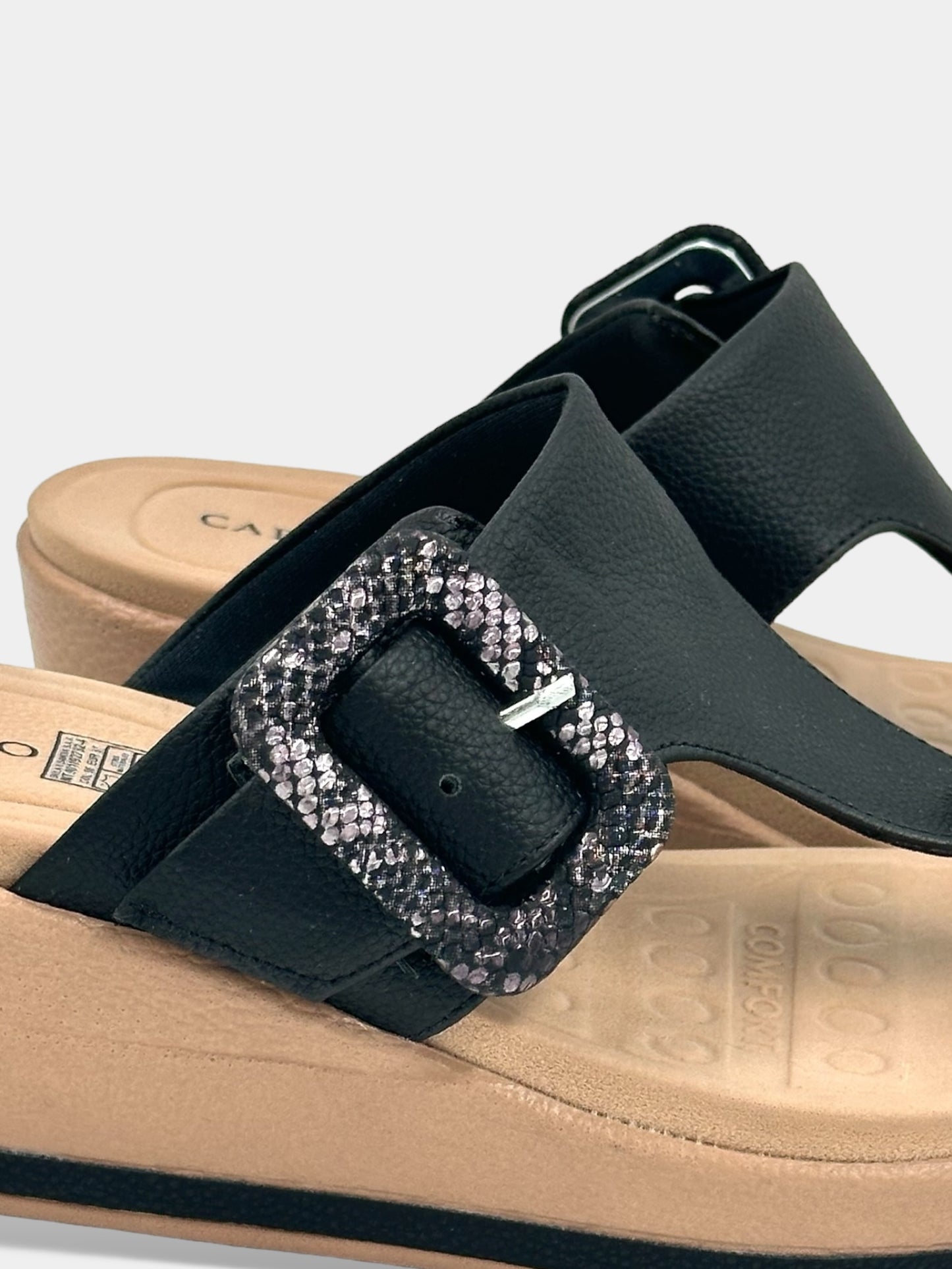SANDALIA CONFORT COLOR NEGRO CON HEBILLA
