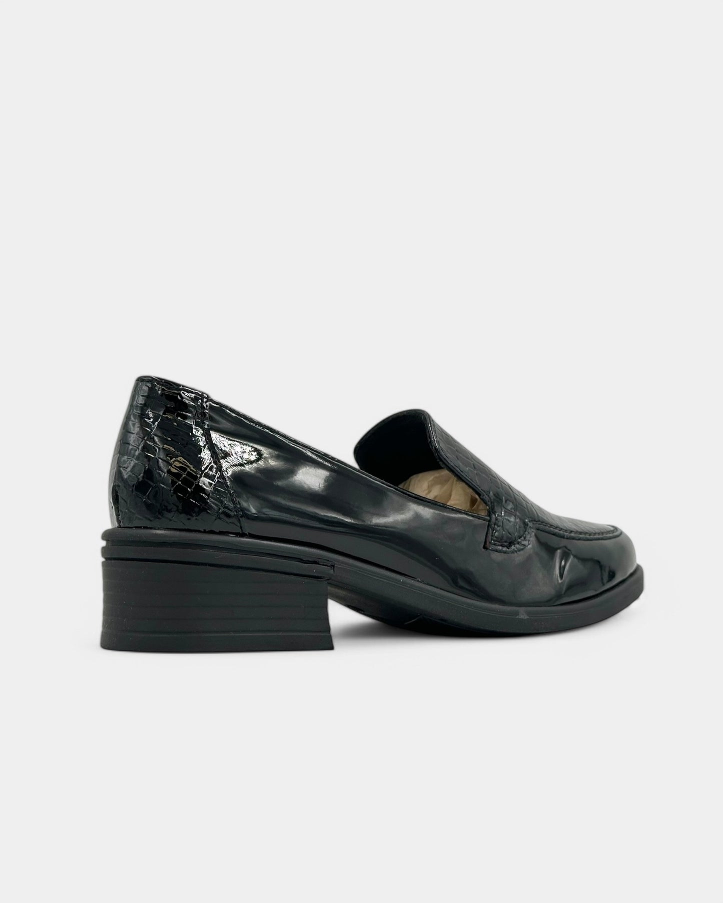 MOCASÍN DE CHAROL PARA DAMA COLOR NEGRO