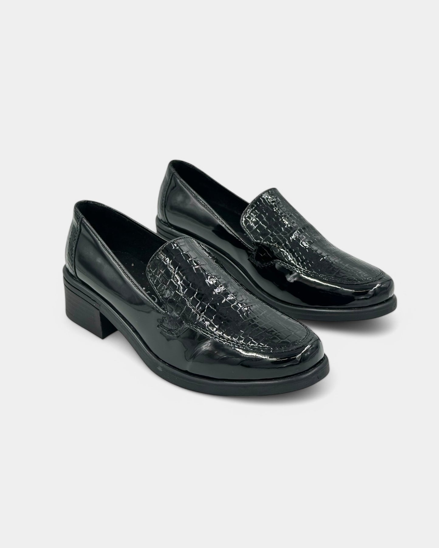 MOCASÍN DE CHAROL PARA DAMA COLOR NEGRO